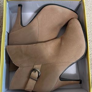 Women’s size 7.5 boots